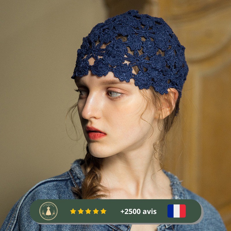 Chapeau bleu années 30 femme tissé en fleurs