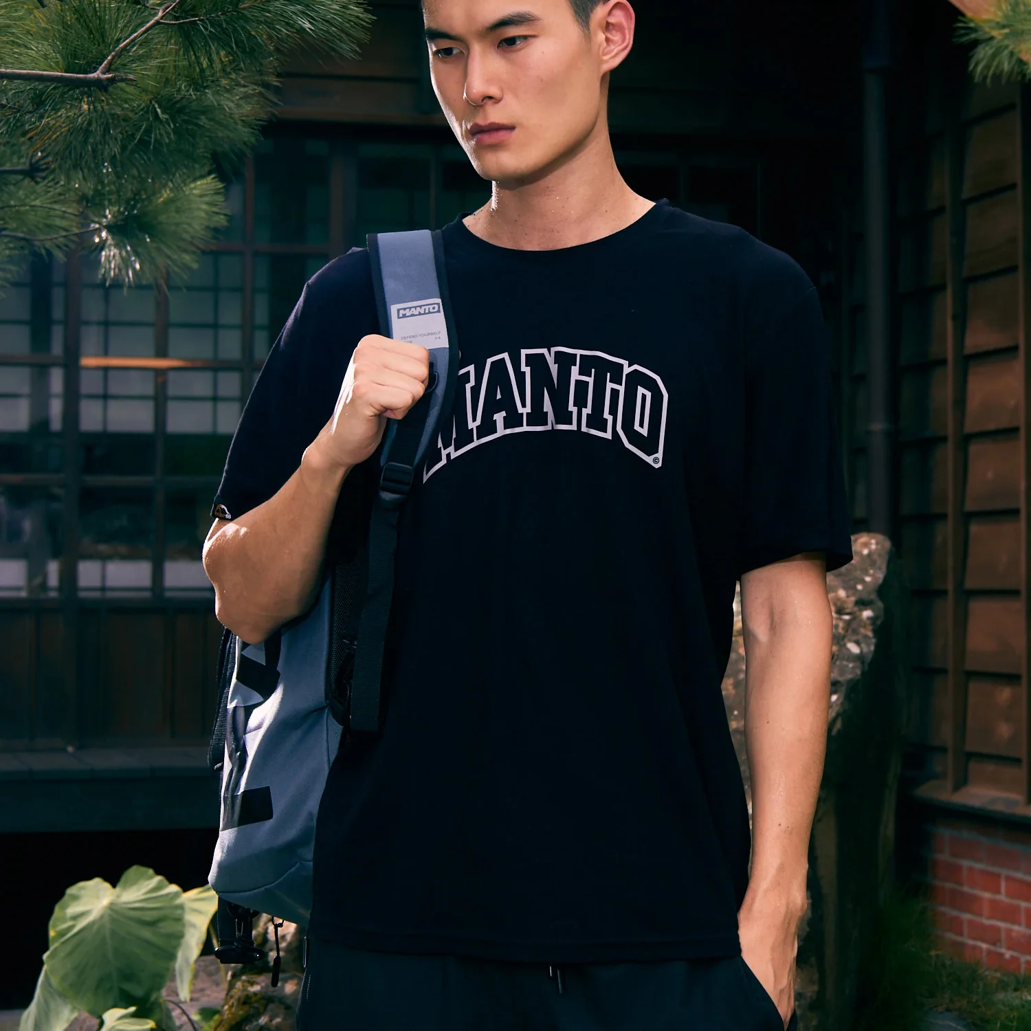 Grand sac à dos Manto Logotype Gris – Image 9