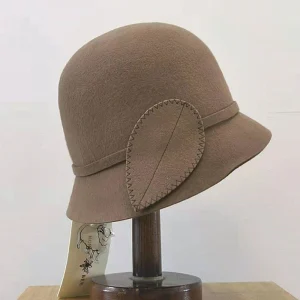 Chapeau marron cloche en laine pour femme des années 20