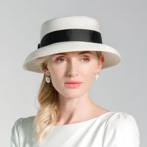 Chapeau blanc d&rsquo;été des années 60