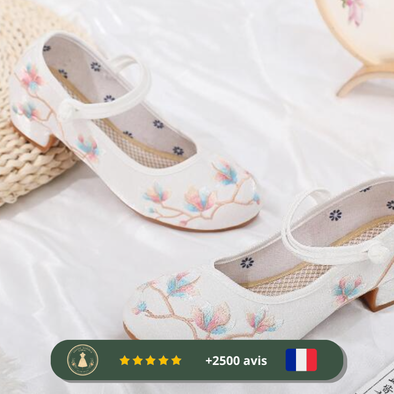 Chaussures blanches brodées des années 30 – Image 2