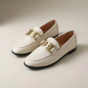 Mocassin Femme Élégant à Chaîne Dorée